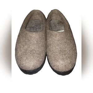 Woolen clogs Brown woolen clogs size 6